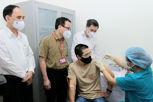 Tiêm thử nghiệm vaccine ARCT-154 công nghệ Mỹ sản xuất ở Việt Nam ảnh 1