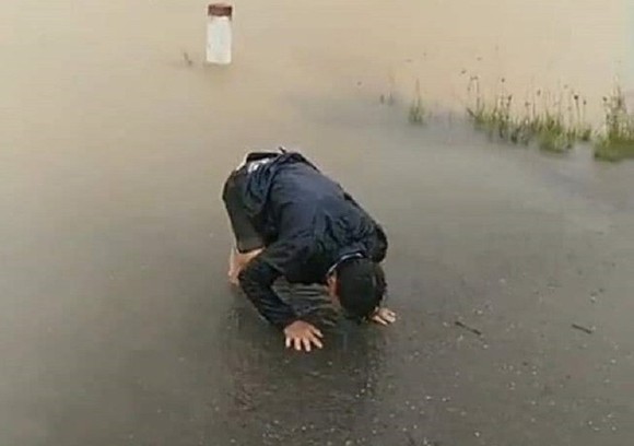 Tìm thấy thi thể sản phụ bị lũ cuốn trôi cách chỗ lật ghe 100 mét ảnh 1