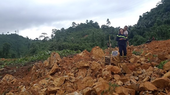 Tan hoang thủy điện Rào Trăng 3 ảnh 17