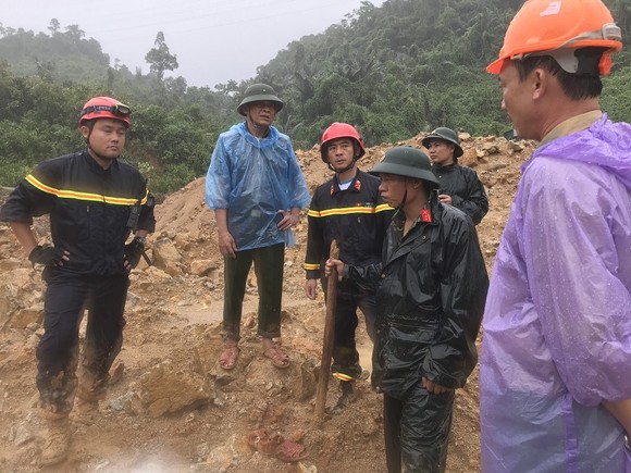 Vụ sạt lở tại Thủy điện Rào Trăng 3: Sau một tuần ứng cứu vẫn còn 15 người mất tích ảnh 10