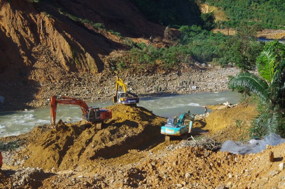 Tạm ngưng phát điện thủy điện A Lin B1 phục vụ tìm kiếm nạn nhân vụ Rào Trăng 3 ảnh 1