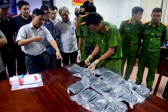 Đối tượng vận chuyển 9,7kg ma túy lãnh tù chung thân ảnh 2