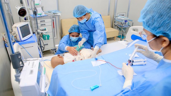 10 bệnh nhi ung thư 'hồi sinh' nhờ ghép tế bào gốc tự thân ảnh 3