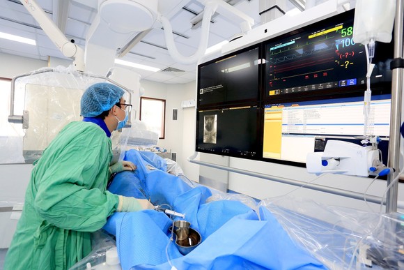 Bệnh viện Trung ương Huế Cơ sở 2 đưa hệ thộng DSA vào hoạt động ảnh 2