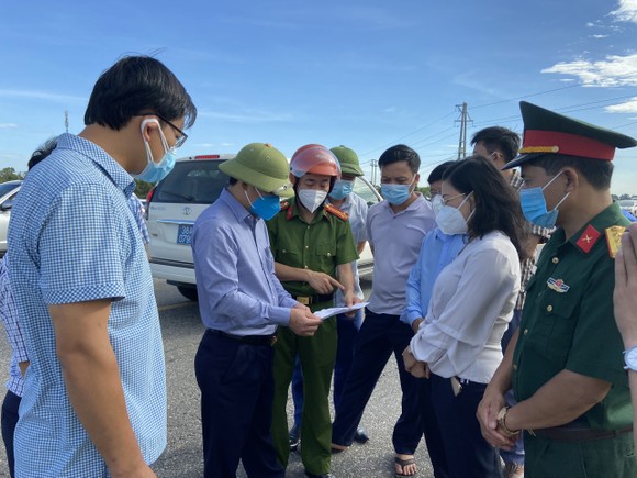 Hà Tĩnh phong tỏa 2 thôn vì phát hiện một trường hợp nghi mắc Covid-19 trong cộng đồng ảnh 4