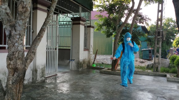 Hà Tĩnh phong tỏa 2 thôn vì phát hiện một trường hợp nghi mắc Covid-19 trong cộng đồng ảnh 3
