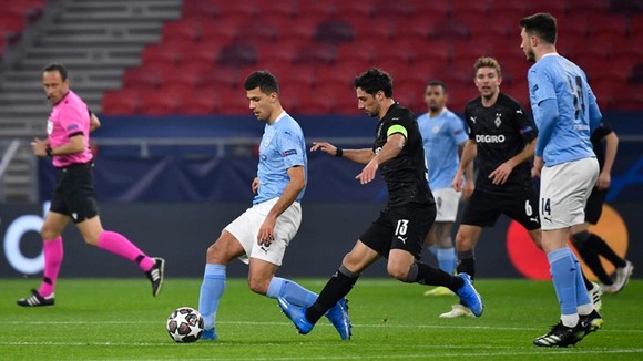 Man.City kéo dài chuỗi chiến thắng trước M’Gladbach ảnh 1
