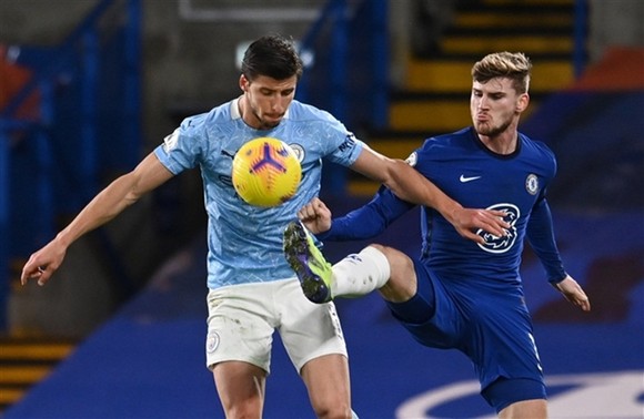 Chung kết Champions League lại đổi địa điểm? ảnh 1