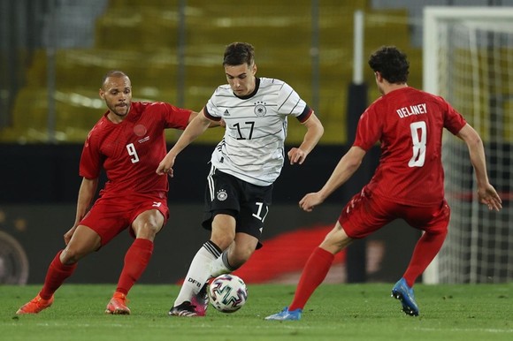 HLV Joachim Loew hài lòng khi tuyển Đức hòa với Đan Mạch ảnh 1