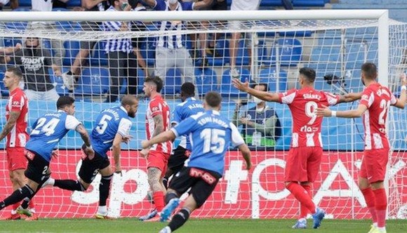 Thành Madrid hứng chịu những cú sốc ảnh 1