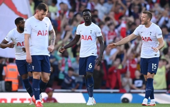HLV Tottenham nhận lỗi sau thất bại ở derby Bắc London ảnh 1