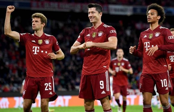 Barca thua thảm Benfica, thời gian của HLV Koeman đã cạn ảnh 1