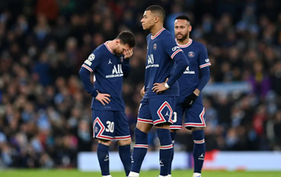 Man.City ngược dòng giành ngôi đầu, PSG thua vẫn đi tiếp ảnh 1