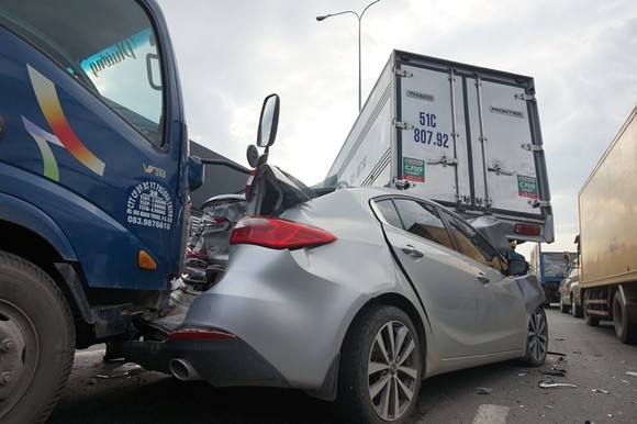 Va chạm liên hoàn trên Quốc lộ 22, nhiều phương tiện hư hỏng nặng ảnh 3