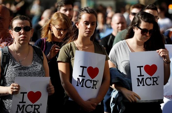 Vụ đánh bom tại Manchester: Cảnh sát bắt giữ thêm hai nghi can ảnh 1