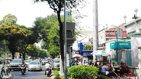 Hàng rong lại tràn khắp vỉa hè ảnh 1