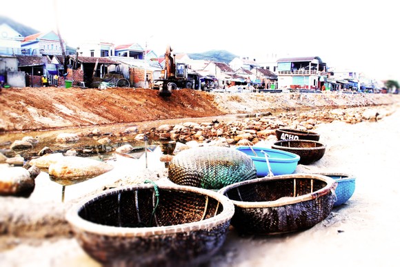Chạy đua công trình phòng chống bão lũ ảnh 3