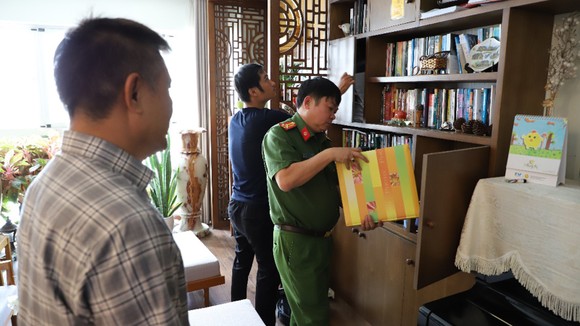 Vụ sản xuất, tiêu thụ xăng giả: Khám xét thêm 9 địa điểm, bắt Tổng Giám đốc Công ty cổ phần Nhiên liệu Phúc Lâm ảnh 3