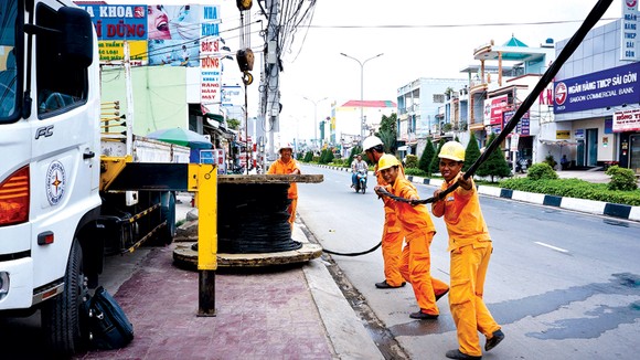 Tổng Công ty Điện lực miền Nam (EVNSPC): Nỗ lực phòng chống dịch tại khu vực biên giới, khu điều trị bệnh nhân Covid-19 ảnh 1