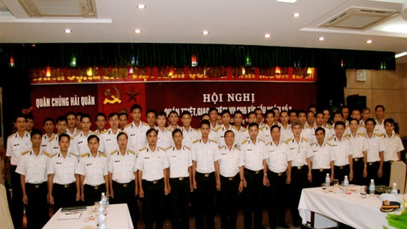 Tàu ngầm 183, Lữ đoàn tàu ngầm 189 Hải quân vinh dự, tự hào được đặt tên thành phố mang tên Bác ảnh 1
