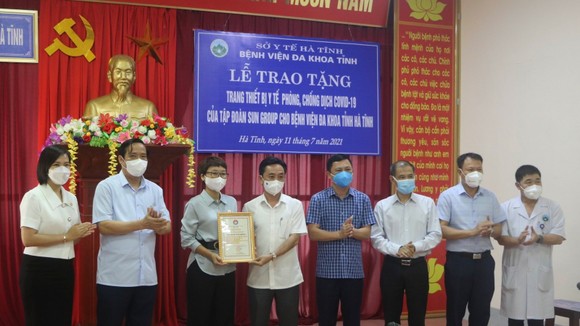 Sun Group trao tặng trang thiết bị y tế hỗ trợ điều trị Covid-19 trị giá hơn 31 tỷ đồng cho Hà Tĩnh ảnh 2