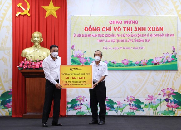 T&T Group trao tặng 140.000 bộ kit test nhanh Covid-19 và 150 tấn gạo hỗ trợ một số tỉnh phía Nam chống dịch ảnh 2