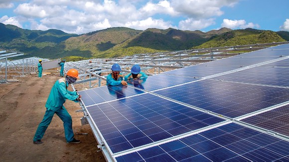 Tiêu thụ điện giảm mạnh, ngành Điện điều chỉnh huy động nguồn khu vực phía Nam ảnh 1
