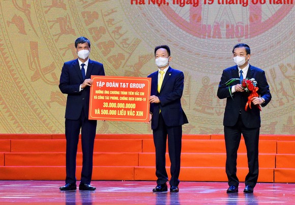 T&T Group ủng hộ 30 tỷ đồng cho chương trình tiêm vaccine phòng Covid-19 của TP Hà Nội ảnh 1
