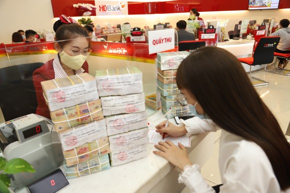 Thu nhập dịch vụ tăng mạnh, HDBank hoàn thành 58% kế hoạch năm ảnh 2