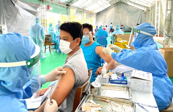 Sẻ chia với đồng bào ở lại ảnh 3