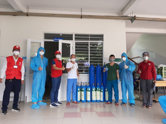 Hỗ trợ bình oxy miễn phí cho nhiều quận huyện và TP Thủ Đức ảnh 7