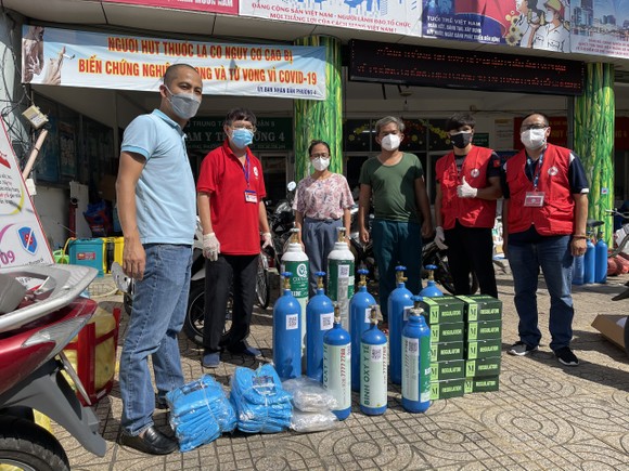 Hỗ trợ bình oxy miễn phí cho nhiều quận huyện và TP Thủ Đức ảnh 6