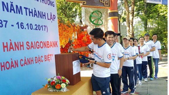 Saigonbank tổ chức đi bộ gây quỹ từ thiện ảnh 2