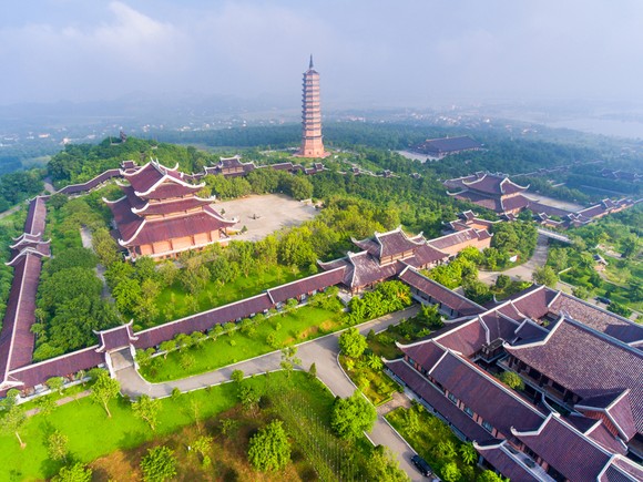 Cận tết, du khách bắt đầu 'săn tour' du xuân kết hợp lễ Phật cầu an ảnh 2