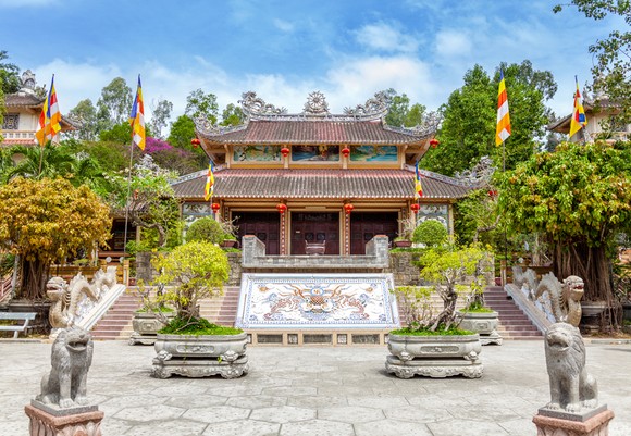 Cận tết, du khách bắt đầu 'săn tour' du xuân kết hợp lễ Phật cầu an ảnh 5