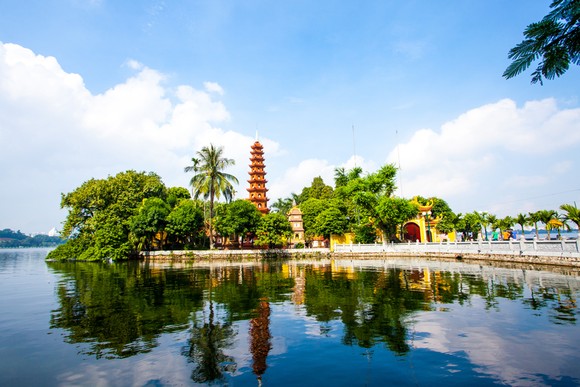 Cận tết, du khách bắt đầu 'săn tour' du xuân kết hợp lễ Phật cầu an ảnh 1