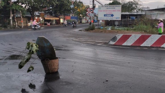 Đường trơn trượt gây tai nạn nhiều năm vẫn chưa xử lý ảnh 4