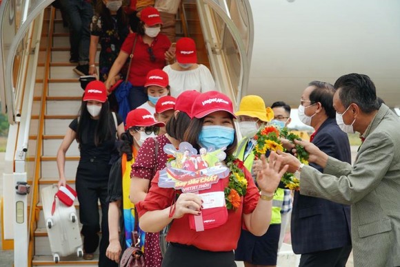 Vietjet khai thác loạt đường bay mới đến Đảo Ngọc xinh đẹp đón mùa hè sôi động ảnh 5