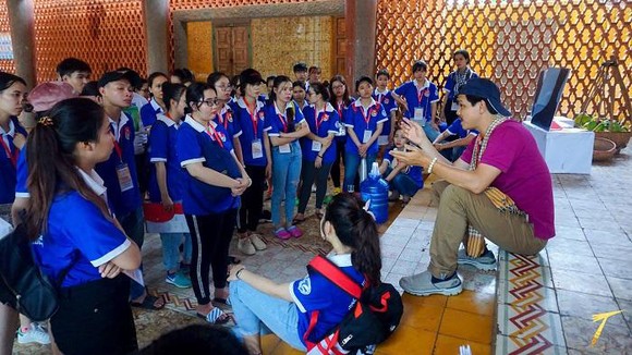 Thạc sĩ- đạo diễn Hoàng Duẩn: Chúng ta đang quá dễ dãi với danh xưng 'nghệ sĩ' ảnh 2