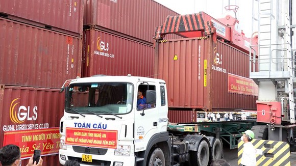 TPHCM tiếp nhận nghĩa tình từ quê Bác ảnh 2