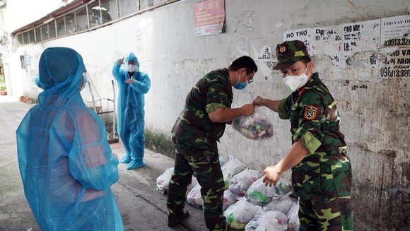 Bộ đội Quân khu 7 tiếp sức chương trình thiện nguyện ảnh 1