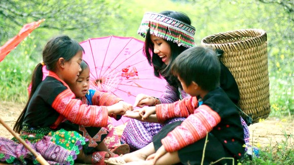 Xây dựng giá trị văn hóa và con người Việt Nam - Bài 1: Chỉ mành treo chuông ảnh 1