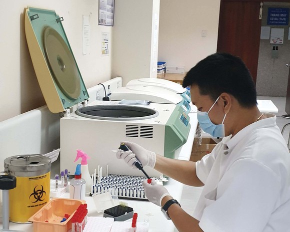 Giọt máu hồng lan tỏa ảnh 5