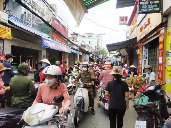 Phòng dịch tại các khu chợ: Nơi nghiêm túc, chỗ lơ là ảnh 1