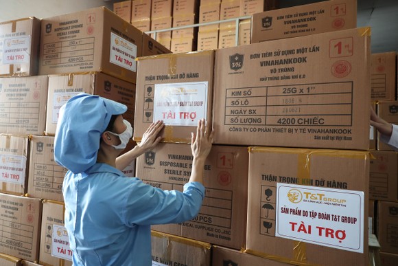 T&T Group tài trợ toàn bộ bơm kim tiêm cho chiến dịch tiêm 150 triệu liều vaccine phòng Covid-19 ảnh 1