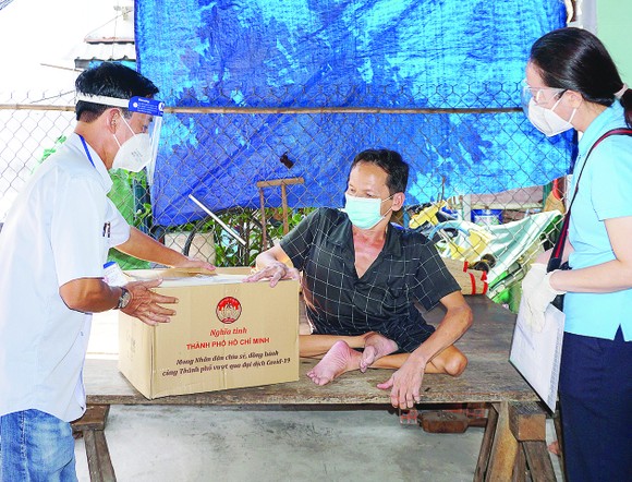 Ngày đầu tiên phát động, chương trình đã nhận được 71 suất ủng hộ từ các bạn đọc hảo tâm ảnh 1