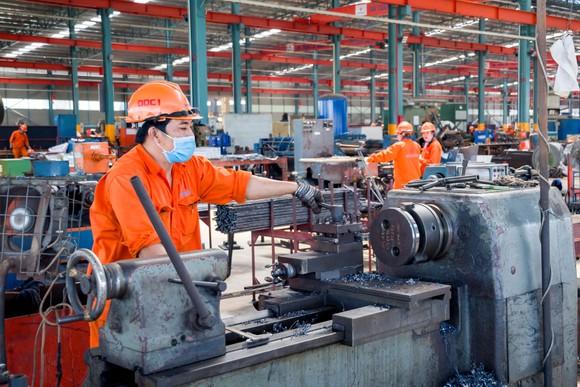Mở cơ hội cho lao động trở lại nhà máy ảnh 1