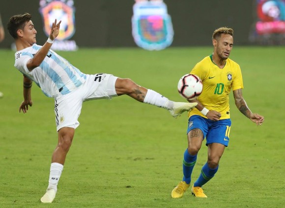 Paulo Dybala chấn thương đầu gối, nguy cơ bỏ lỡ trận Man United ảnh 1