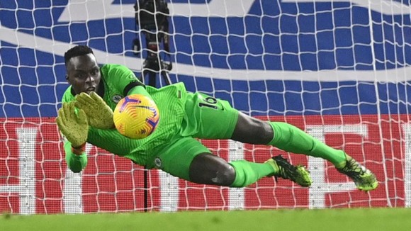 Hòa Chelsea, Tottenham chiếm lại ngôi đầu bảng ảnh 1