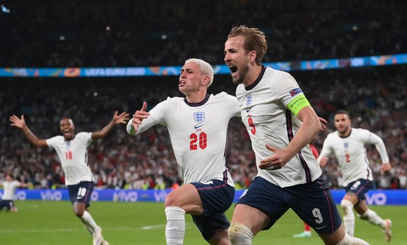 Southgate kêu gọi Tam sư rút ra bài học từ nỗi thất vọng Euro 2020 ảnh 2